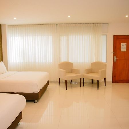 Hotel Parque Del Sol Монтерия Экстерьер фото