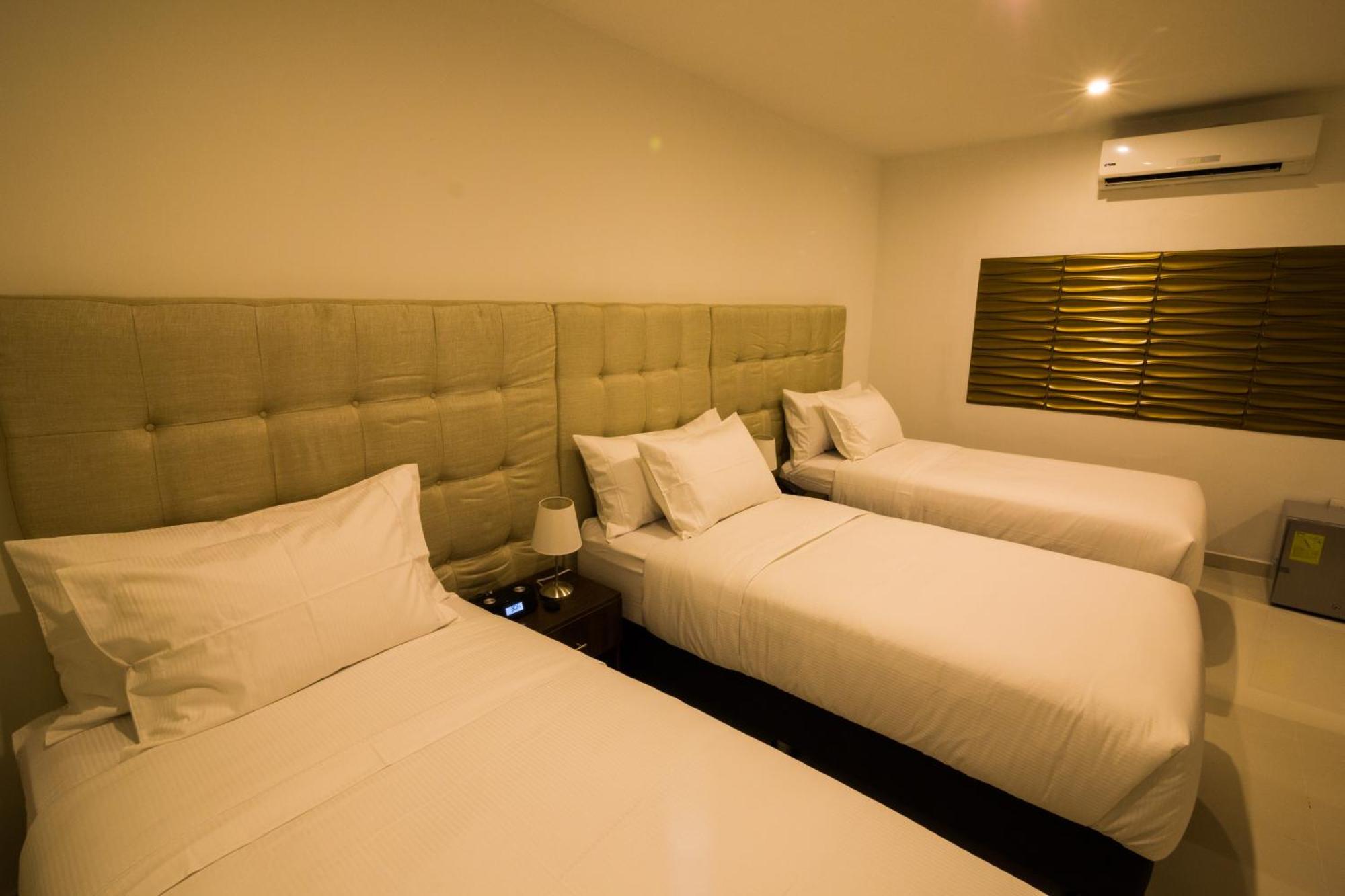 Hotel Parque Del Sol Монтерия Экстерьер фото