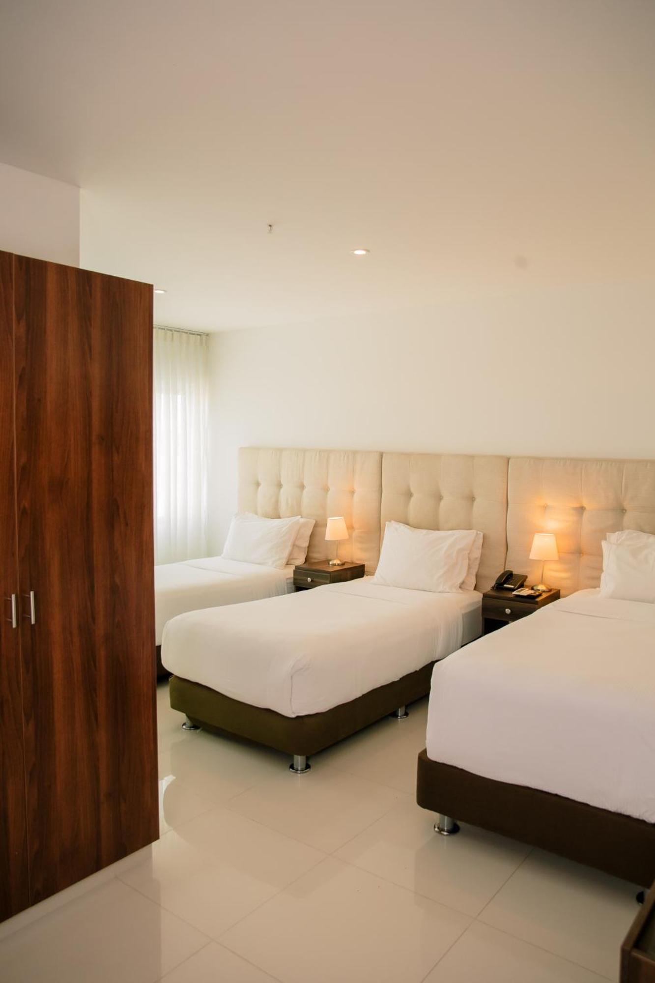 Hotel Parque Del Sol Монтерия Экстерьер фото