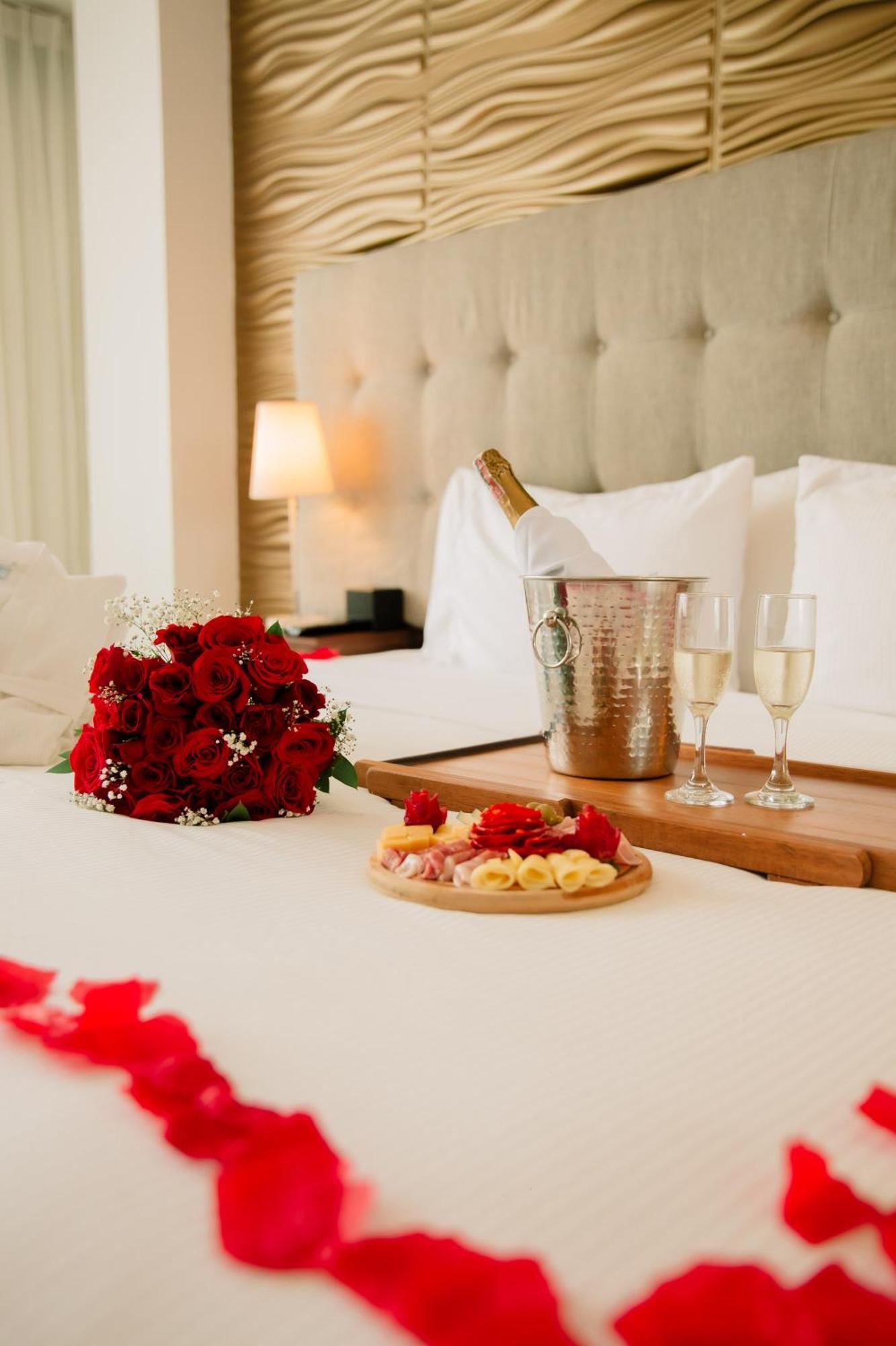 Hotel Parque Del Sol Монтерия Экстерьер фото