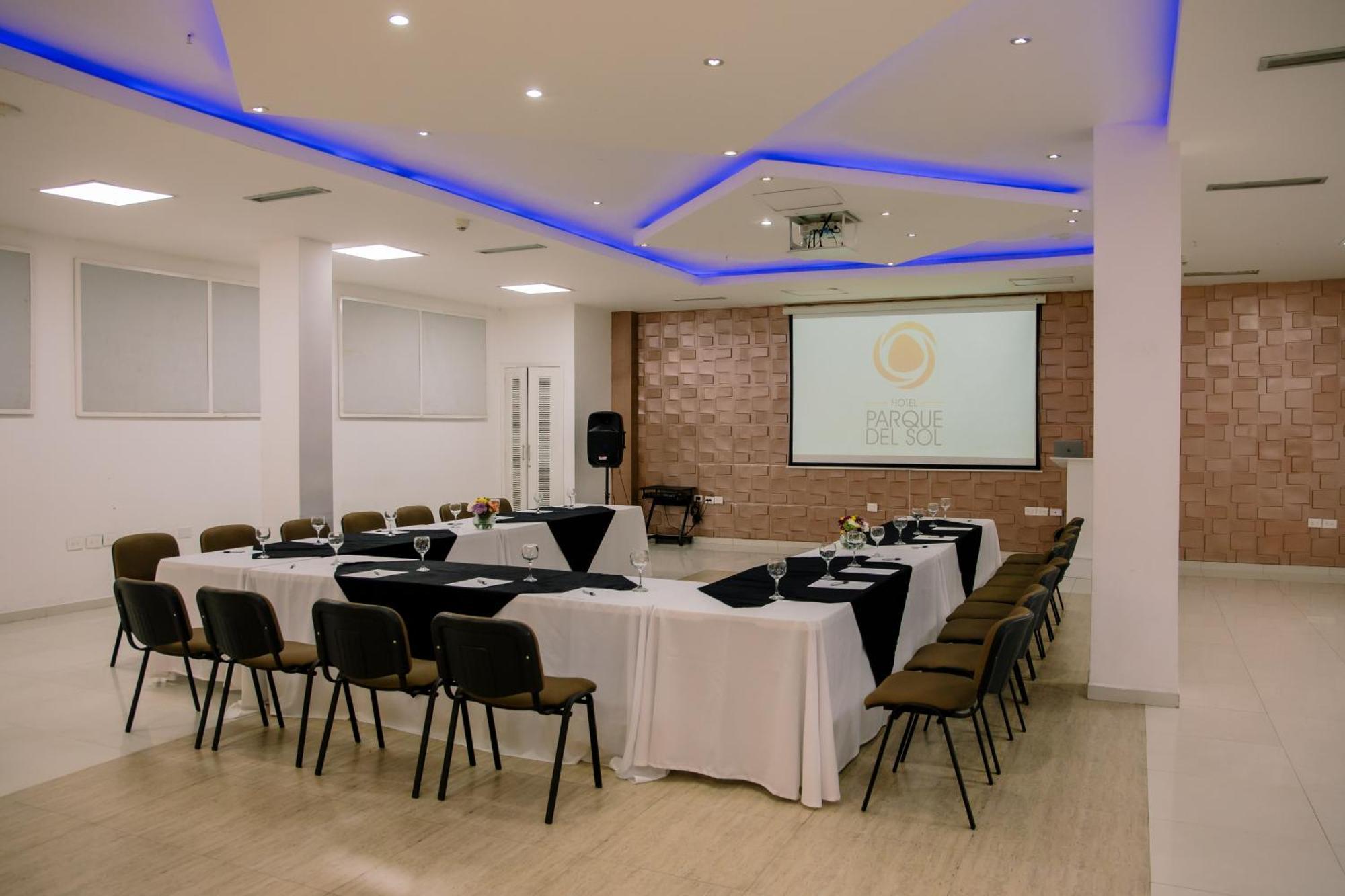 Hotel Parque Del Sol Монтерия Экстерьер фото