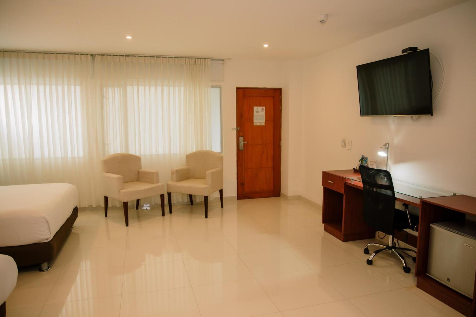 Hotel Parque Del Sol Монтерия Экстерьер фото