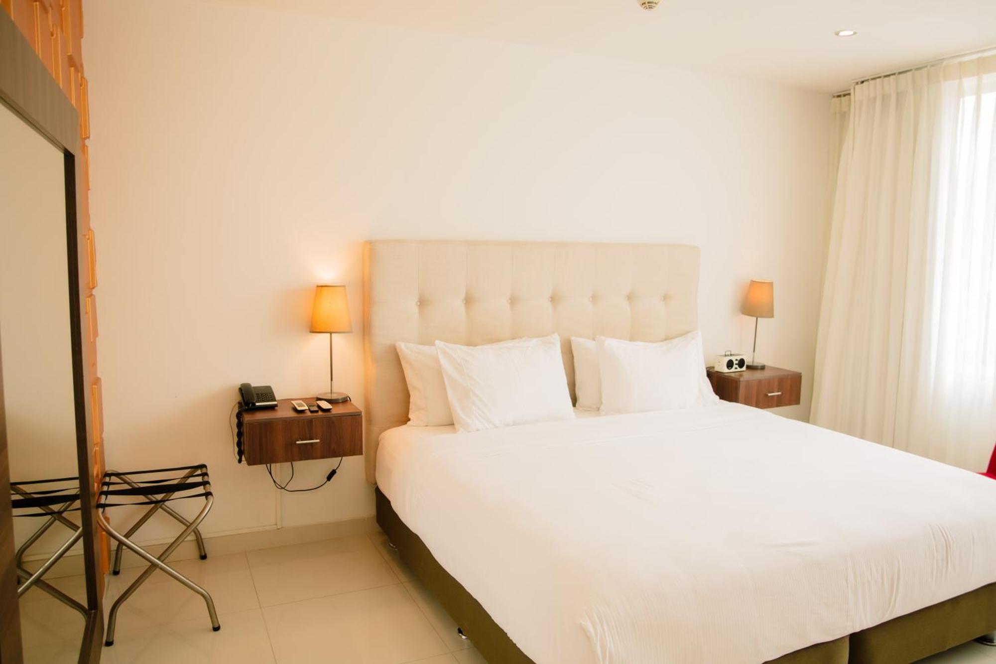 Hotel Parque Del Sol Монтерия Экстерьер фото